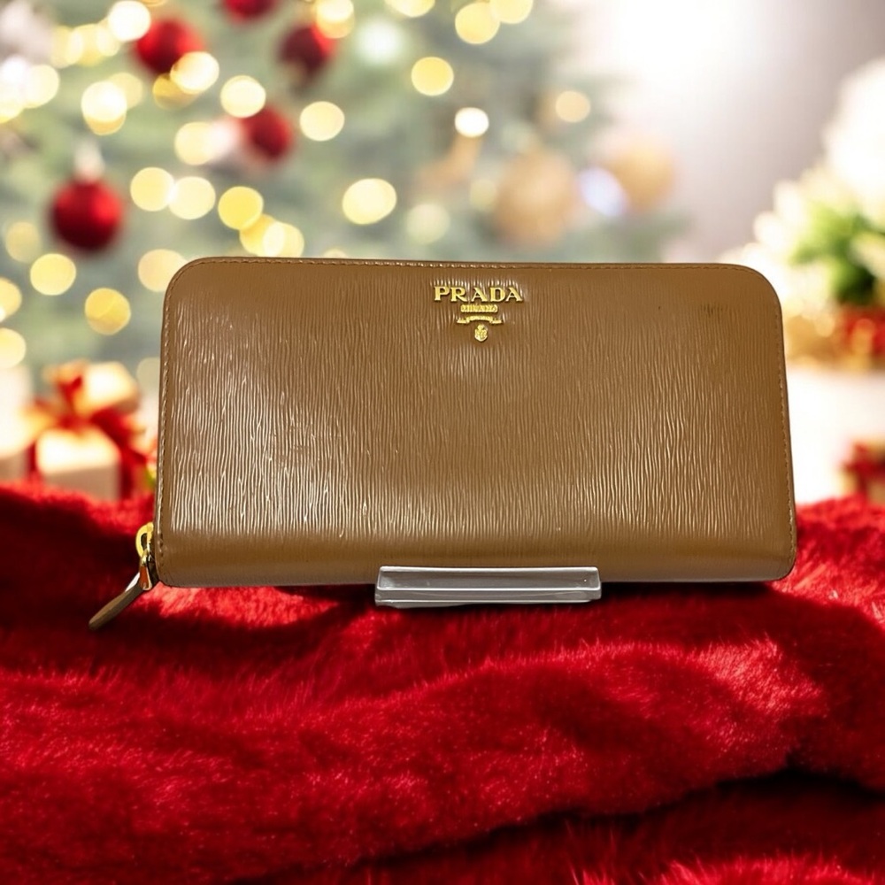 🌟Prada Saffinao Zip Around Wallet🌟